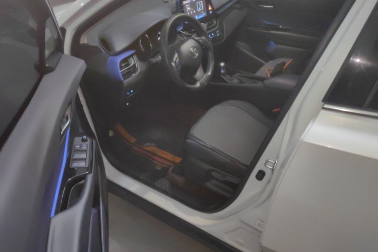 Used Toyota C-HR 2018 2.0L Leading Edition China VI Driver Seat