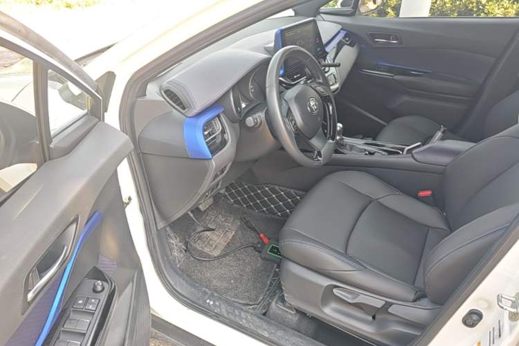 Used Toyota C-HR 2018 2.0L Luxury Edition China V Standard Driver Seat