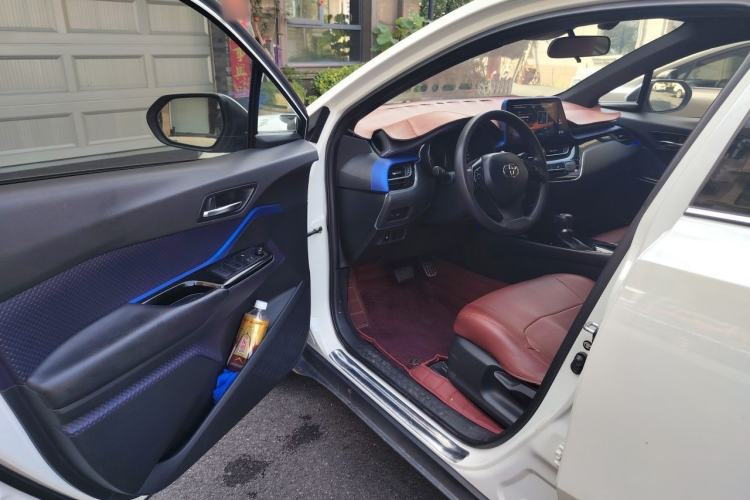 Used Toyota C-HR 2018 2.0L Leading Edition China V-standard Driver Seat