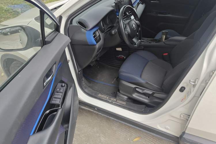 Used Toyota C-HR 2018 2.0L Luxury Edition China V Standard Driver Seat