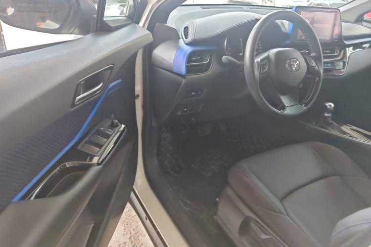 Used Toyota C-HR 2018 2.0L Luxury Edition China V Standard Driver Seat