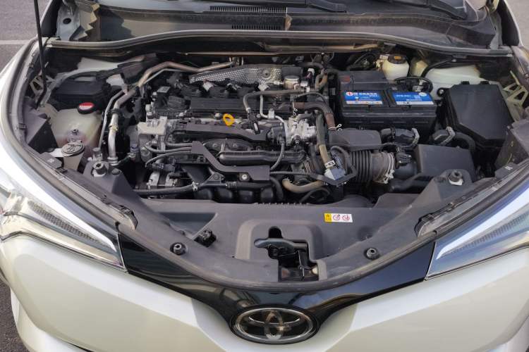 Used Toyota C-HR 2018 2.0L Luxury Edition China V Standard Engine Bay