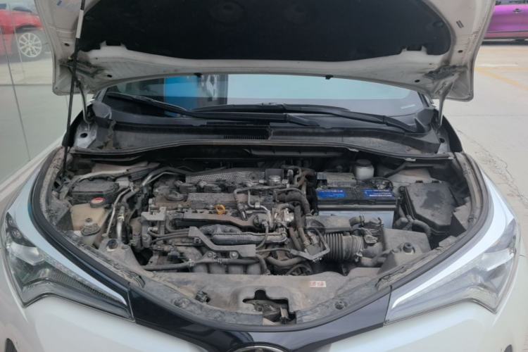 Used Toyota C-HR 2018 2.0L CoolRun Luxury Edition China V Standard Engine Bay