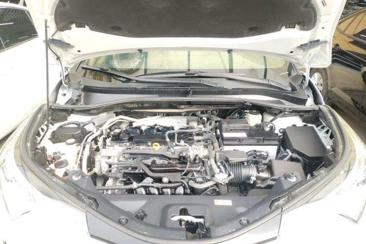 Used Toyota C-HR 2018 2.0L Leading with Sunroof China V Standard Engine Bay