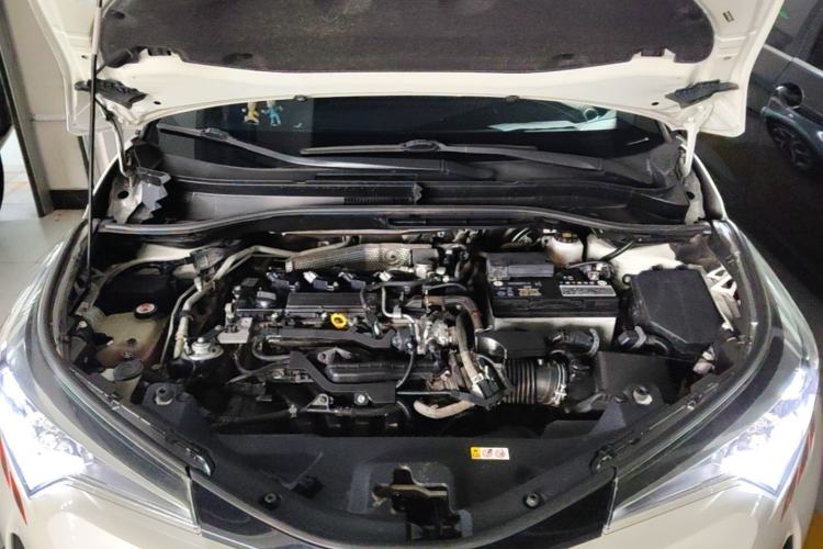 Used Toyota C-HR 2018 2.0L Leading Edition China V-standard Engine Bay