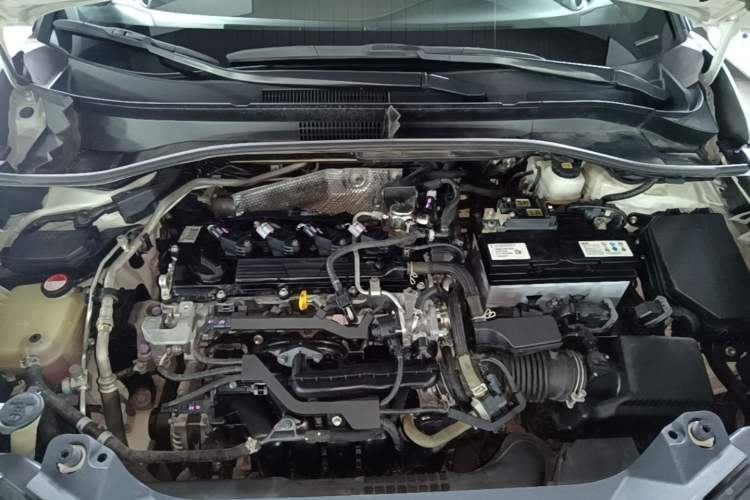 Used Toyota C-HR 2018 2.0L Flagship Version China V Standard Engine Bay