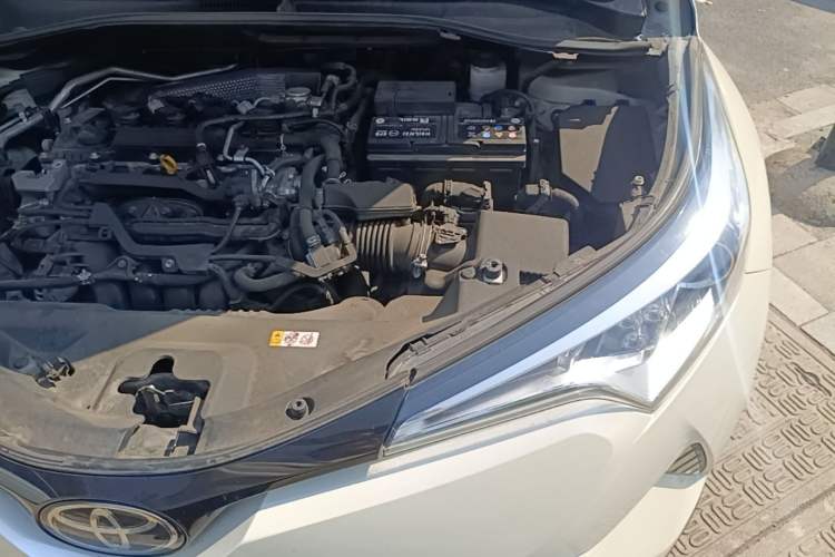 Used Toyota C-HR 2018 2.0L Leading with Sunroof China V Standard Engine Bay Left