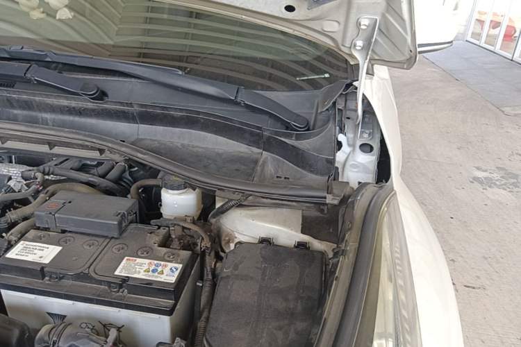 Used Toyota C-HR 2018 2.0L Leading Edition China VI Engine Bay Left