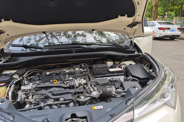 Used Toyota C-HR 2018 2.0L Leading Edition China V-standard Engine Bay Left