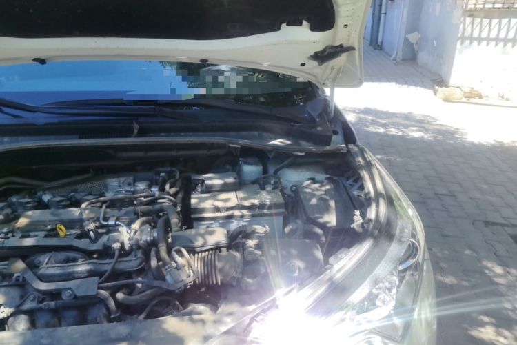 Used Toyota C-HR 2018 2.0L Leading Edition China V-standard Engine Bay Left