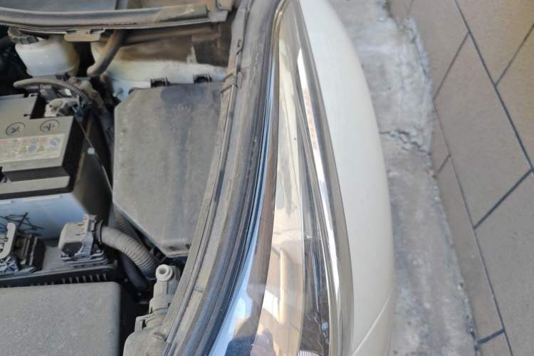 Used Toyota C-HR 2018 2.0L Leading with Sunroof China VI Standard Engine Bay Left