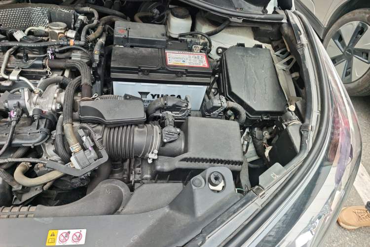 Used Toyota C-HR 2018 2.0L Leading Edition China VI Engine Bay Left