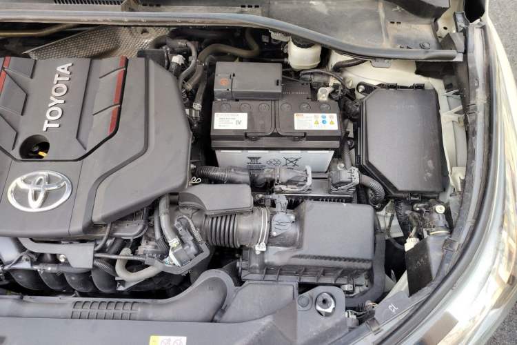 Used Toyota C-HR 2018 2.0L Leading Edition China V-standard Engine Bay Left