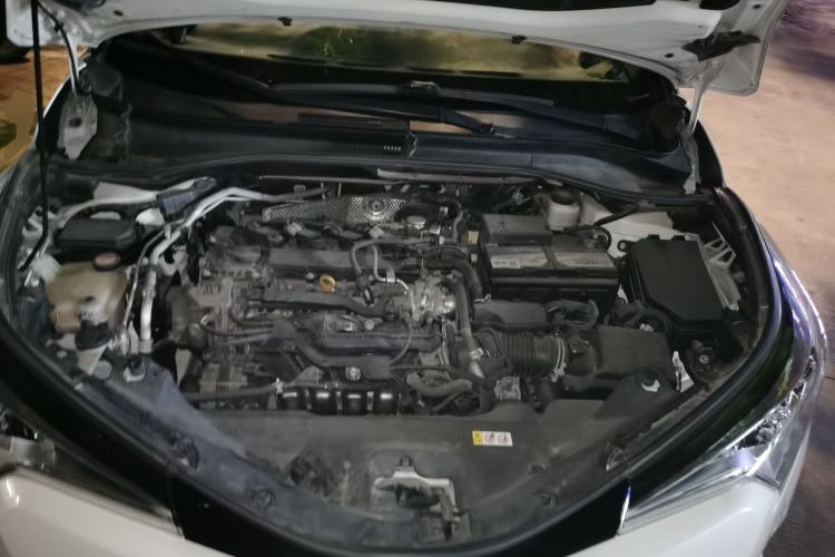 Used Toyota C-HR 2018 2.0L Leading with Sunroof China V Standard Engine Bay