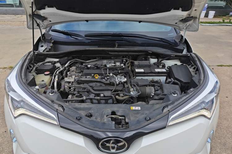 Used Toyota C-HR 2018 2.0L Flagship Version China V Standard Engine Bay
