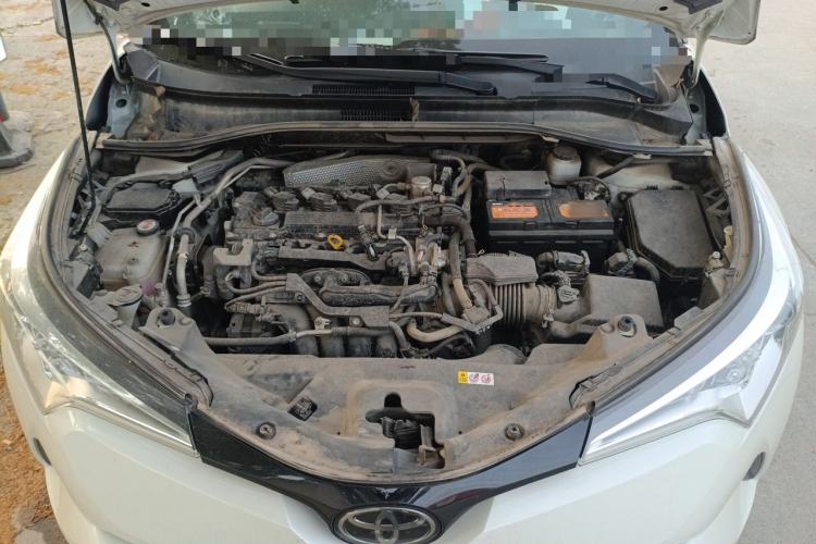 Used Toyota C-HR 2018 2.0L Leading with Sunroof China V Standard Engine Bay