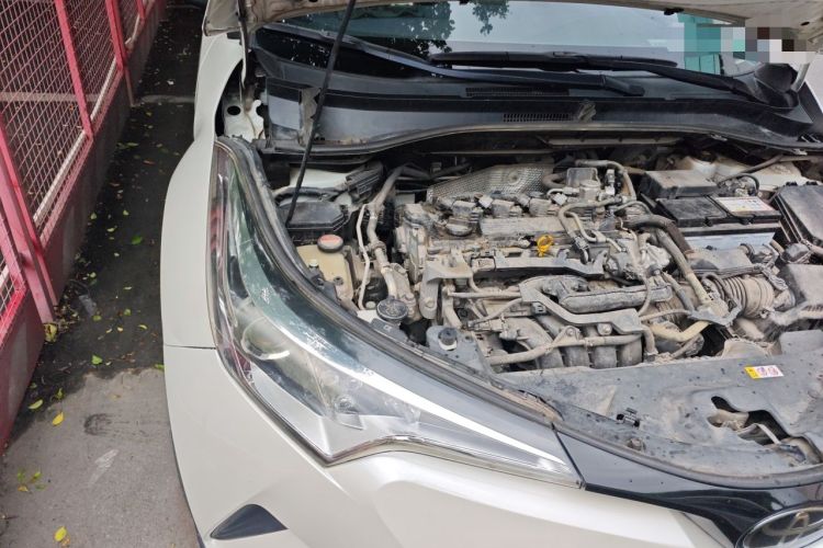 Used Toyota C-HR 2018 2.0L Leading Edition China V-standard Engine Bay Right