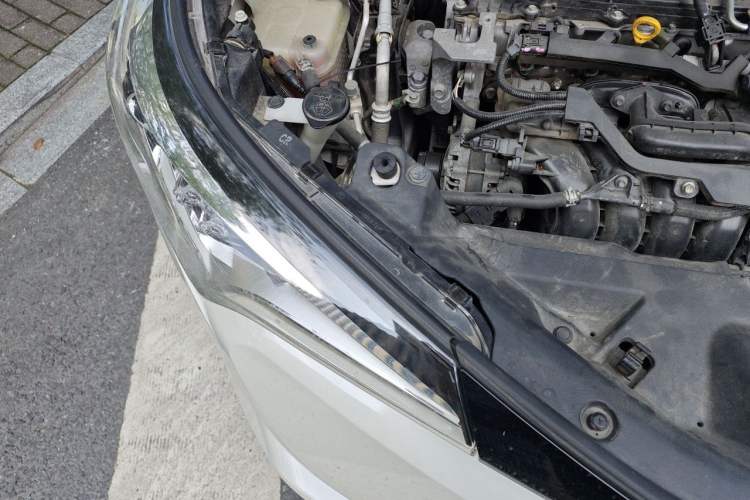 Used Toyota C-HR 2018 2.0L CoolRun Leading Edition China VI Engine Bay Right