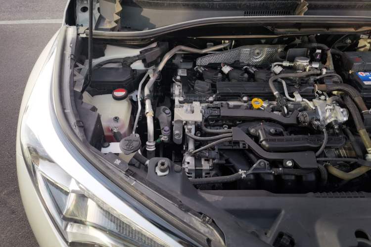 Used Toyota C-HR 2018 2.0L Luxury Edition China V Standard Engine Bay Right