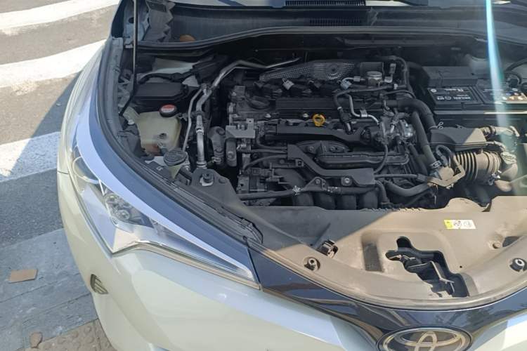 Used Toyota C-HR 2018 2.0L Leading with Sunroof China V Standard Engine Bay Right