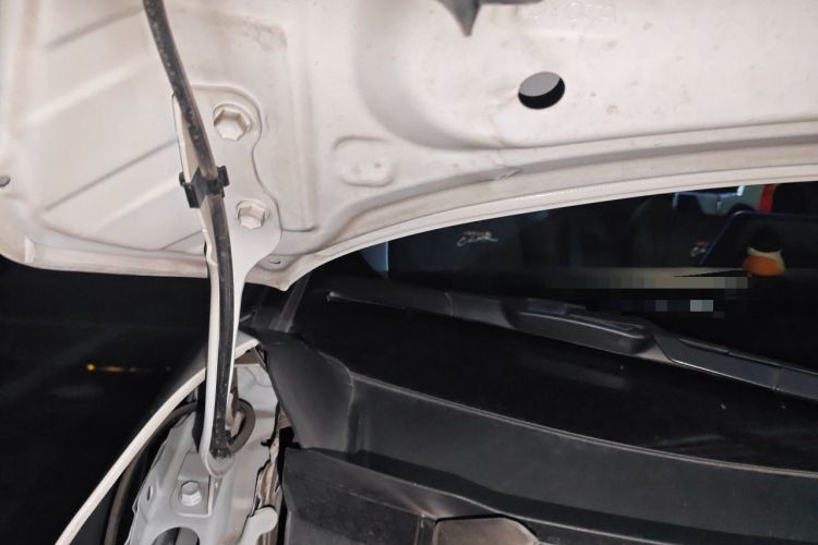 Used Toyota C-HR 2018 2.0L Leading with Sunroof China V Standard Engine Bay Right
