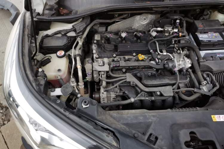 Used Toyota C-HR 2018 2.0L Luxury Edition China VI Standard Engine Bay Right