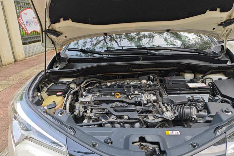 Used Toyota C-HR 2018 2.0L Leading Edition China V-standard Engine Bay Right