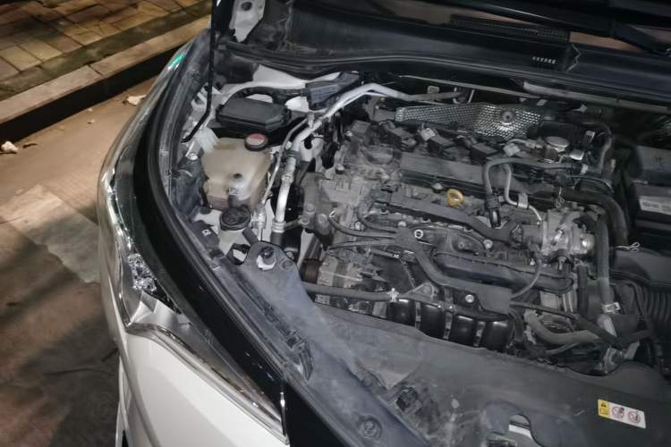 Used Toyota C-HR 2018 2.0L Leading with Sunroof China V Standard Engine Bay Right