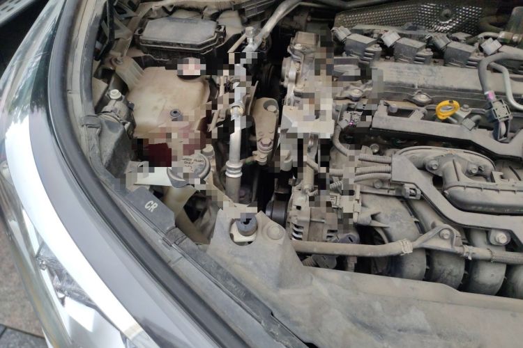 Used Toyota C-HR 2018 2.0L Leading with Sunroof China VI Standard Engine Bay Right