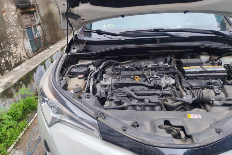 Used Toyota C-HR 2018 2.0L Leading Edition China VI Engine Bay Right