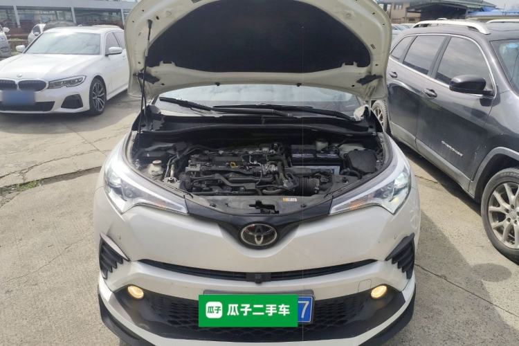 Used Toyota C-HR 2018 2.0L Luxury Edition China VI Standard Engine Bay