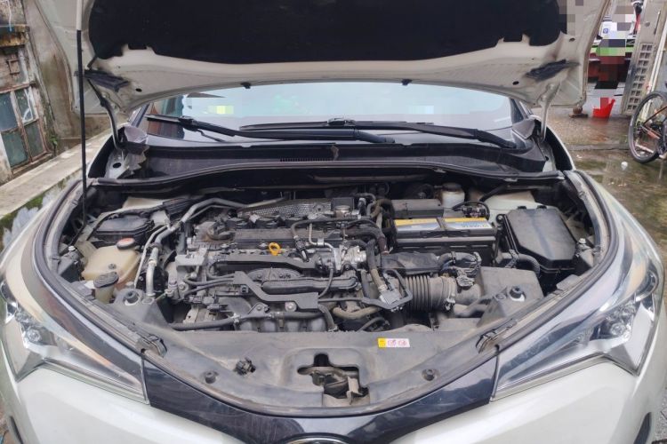 Used Toyota C-HR 2018 2.0L Leading Edition China VI Engine Bay