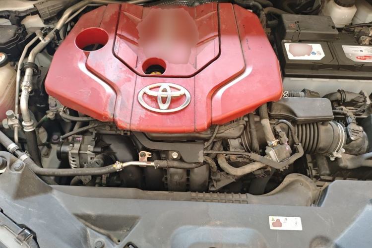 Used Toyota C-HR 2018 2.0L Leading with Sunroof China VI Standard Engine Bay