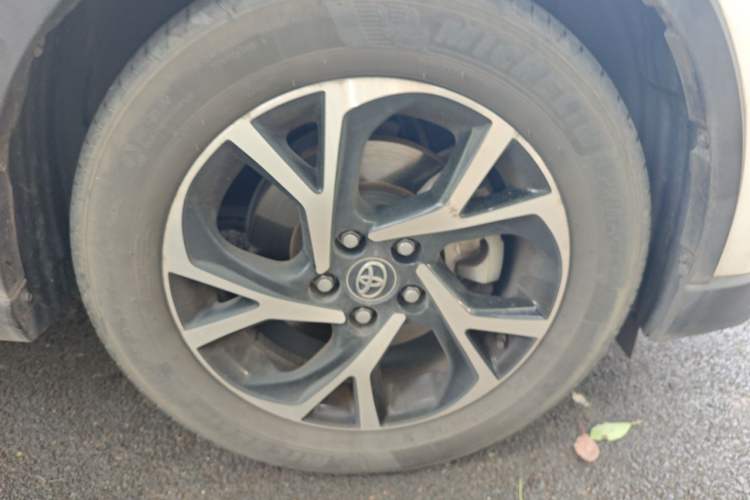 Used Toyota C-HR 2018 2.0L Leading Edition China V-standard Exterior 1