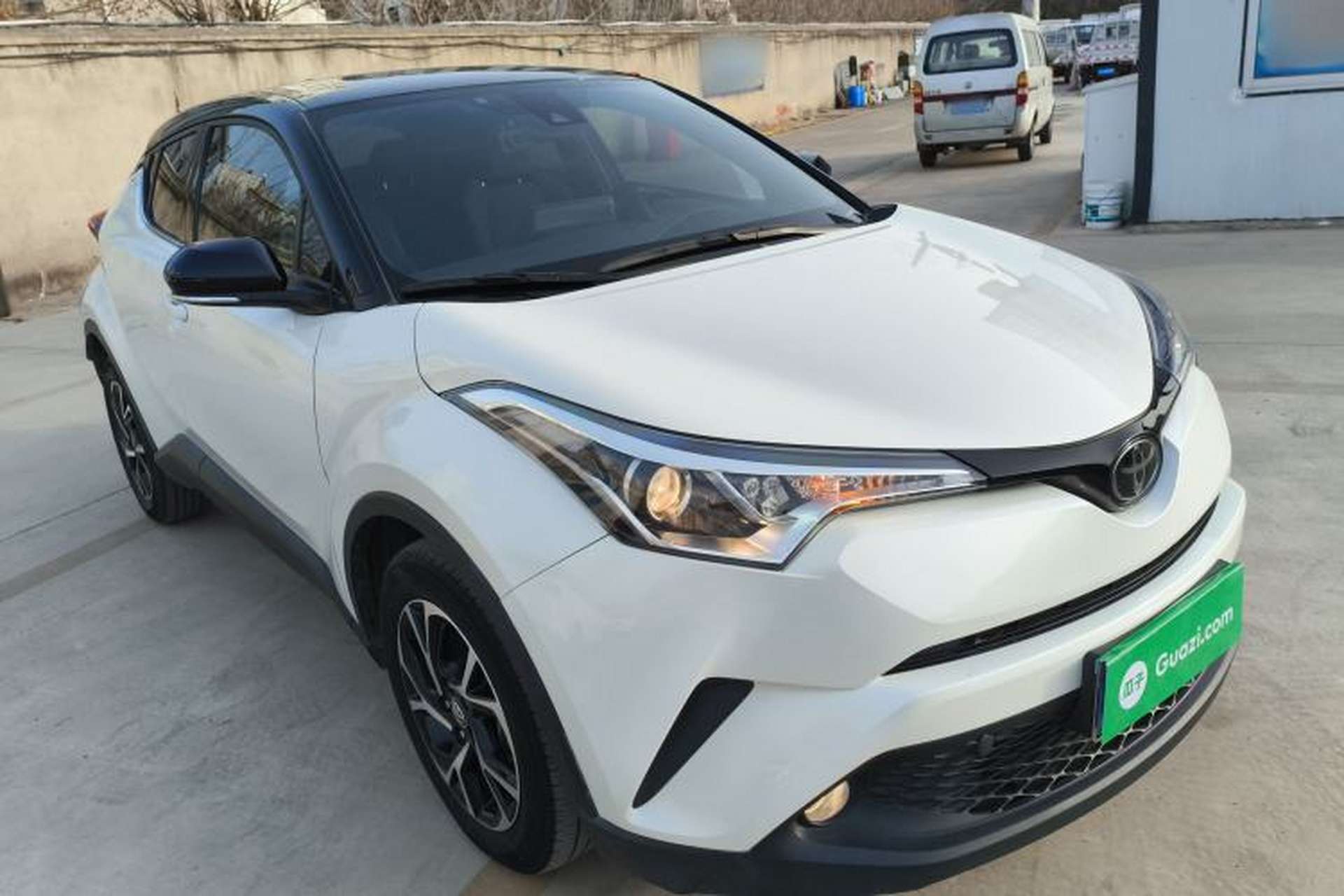 Used Toyota C-HR 2018 2.0L Leading Edition China V-standard Exterior 1