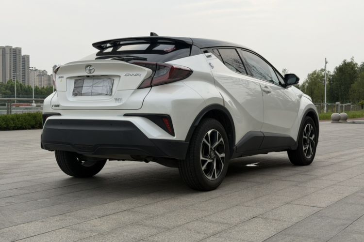 Used Toyota C-HR 2018 2.0L Flagship Version China V Standard Exterior 2