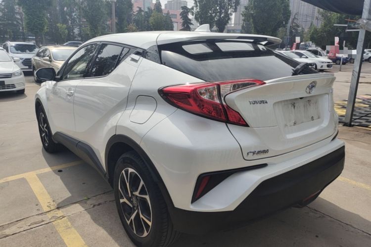 Used Toyota C-HR 2018 2.0L Leading Edition China V-standard Exterior 2