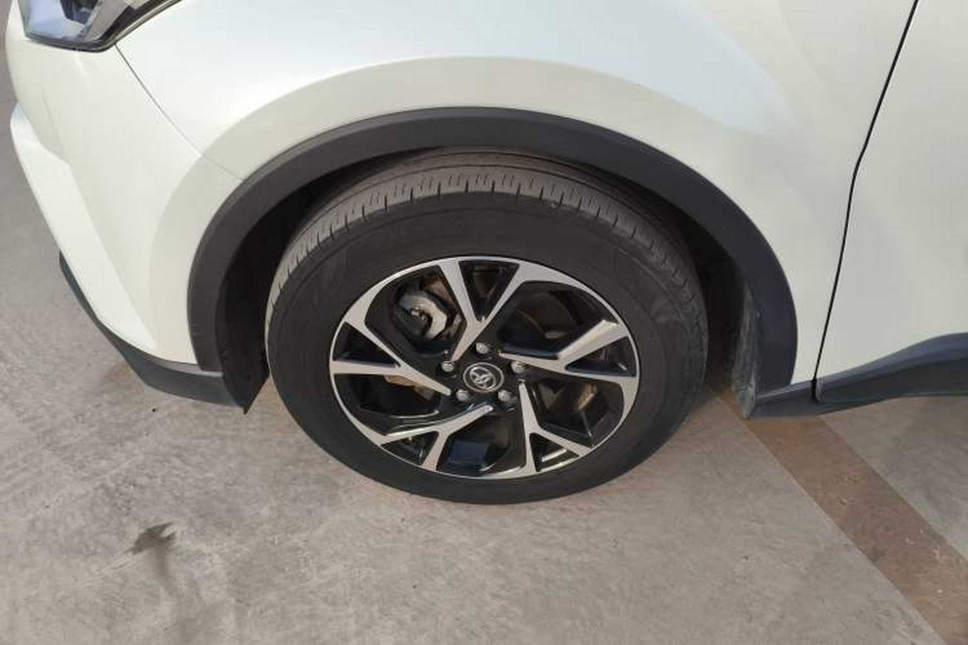 Used Toyota C-HR 2018 2.0L Leading Edition China V-standard Exterior 4