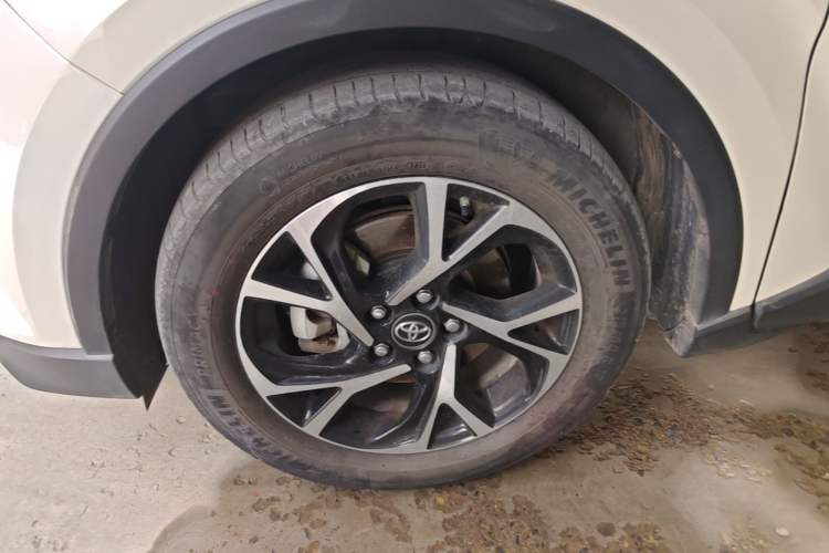 Used Toyota C-HR 2018 2.0L Luxury Edition China V Standard Exterior 4