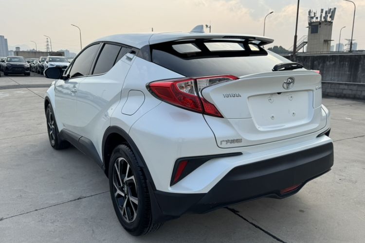 Used Toyota C-HR 2018 2.0L Leading with Sunroof China V Standard Exterior 5