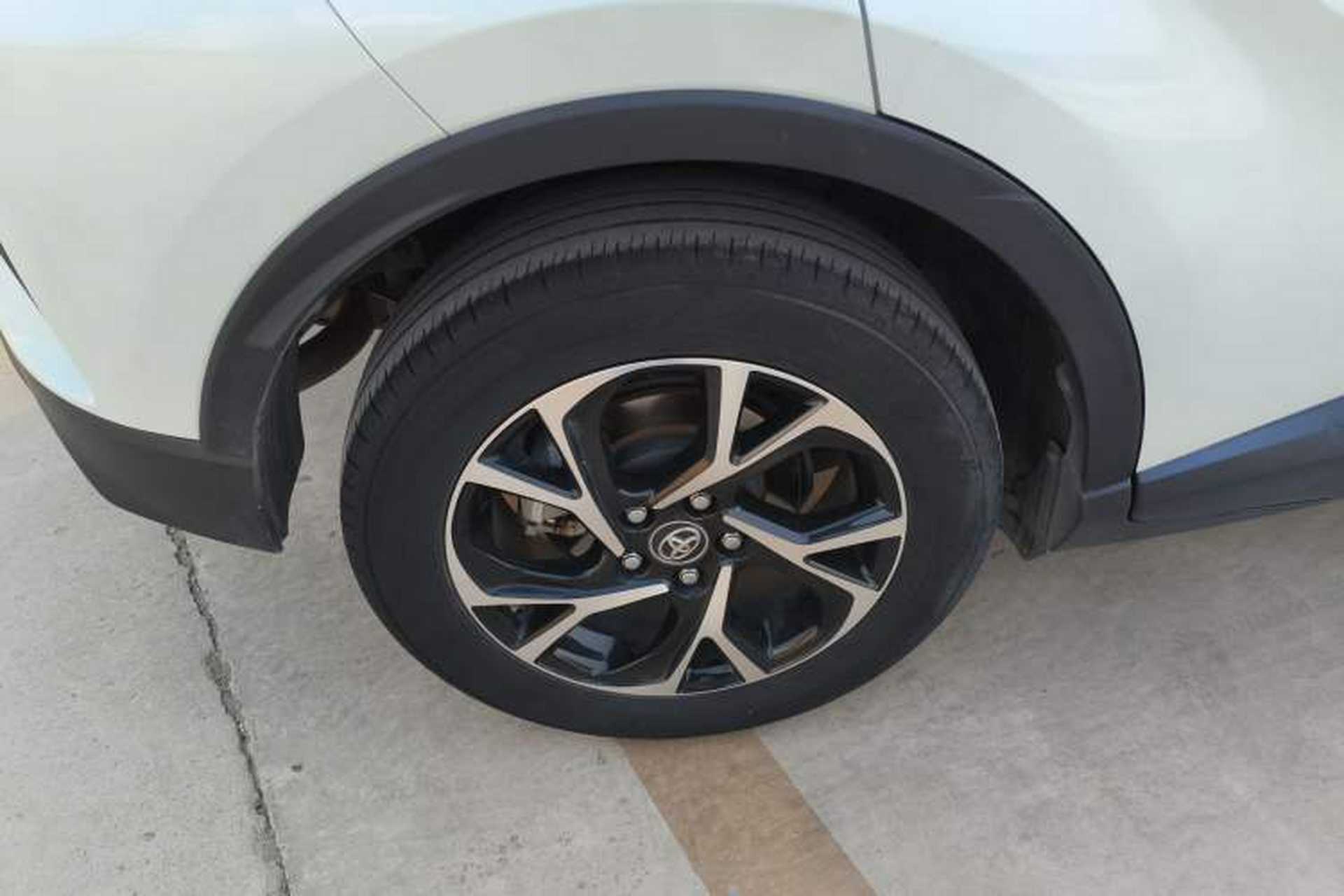 Used Toyota C-HR 2018 2.0L Leading Edition China V-standard Exterior 5