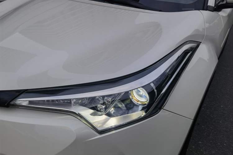 Used Toyota C-HR 2018 2.0L Leading Special Edition China V Standard Exterior 9