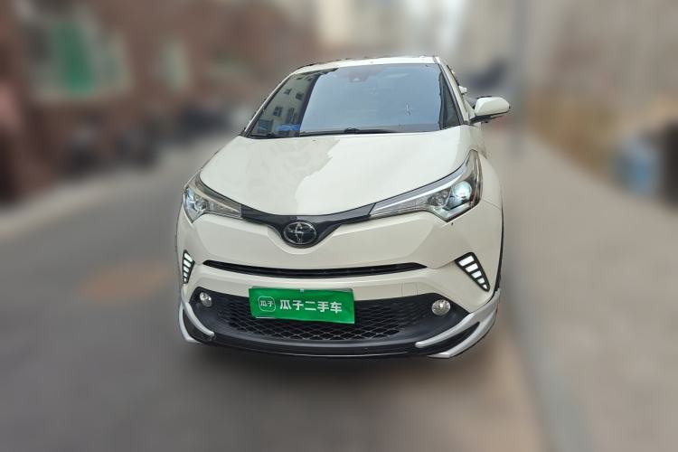 Used Toyota C-HR 2018 2.0L Leading with Sunroof China VI Standard Front