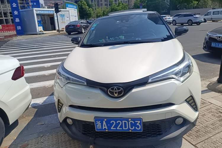 Used Toyota C-HR 2018 2.0L Leading with Sunroof China V Standard Front