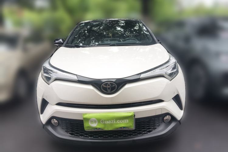 Used Toyota C-HR 2018 2.0L Luxury Sunroof Version China V Emission Standard Front