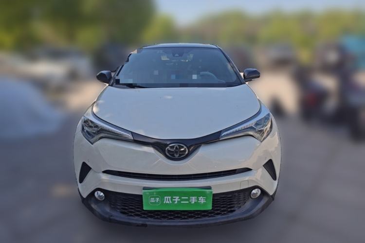 Used Toyota C-HR 2018 2.0L Luxury Sunroof Version China V Emission Standard Front