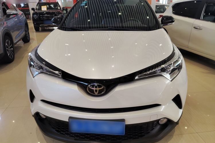 Used Toyota C-HR 2018 2.0L Leading with Sunroof China VI Standard Front