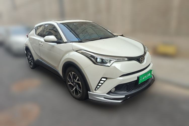 Used Toyota C-HR 2018 2.0L Leading with Sunroof China VI Standard Front Right 45 Deg