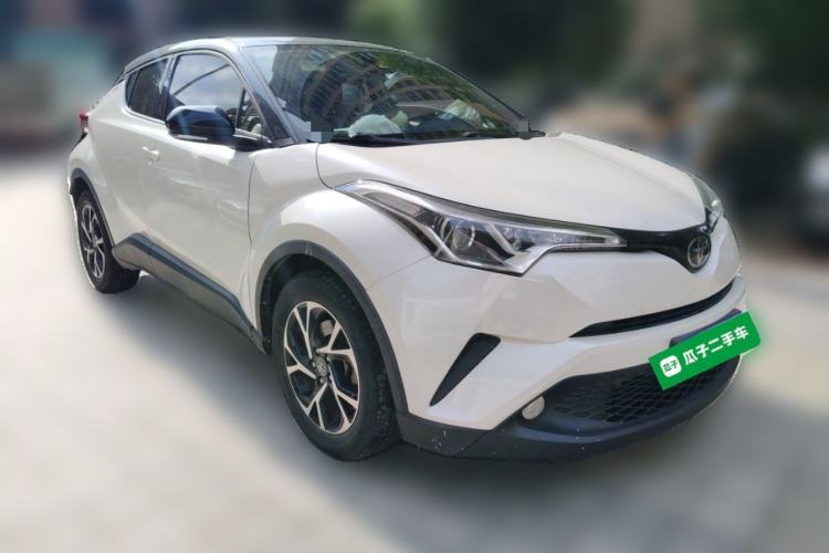Used Toyota C-HR 2018 2.0L Leading with Sunroof China VI Standard Front Right 45 Deg