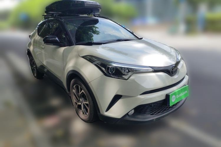 Used Toyota C-HR 2018 2.0L Leading Edition China V-standard Front Right 45 Deg